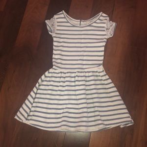 Girls Tucker + Tate dress with lace sleeves.